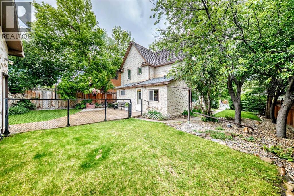 85 Elma Street W - 4