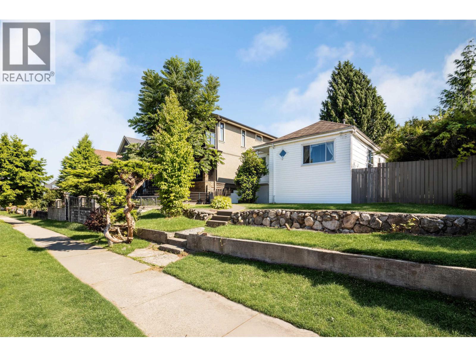 4 Bed, 2 Bath House for Sale in Vancouver – 3378 E 26TH AVENUE, Vancouver – MLS# R3148643 - Image 2