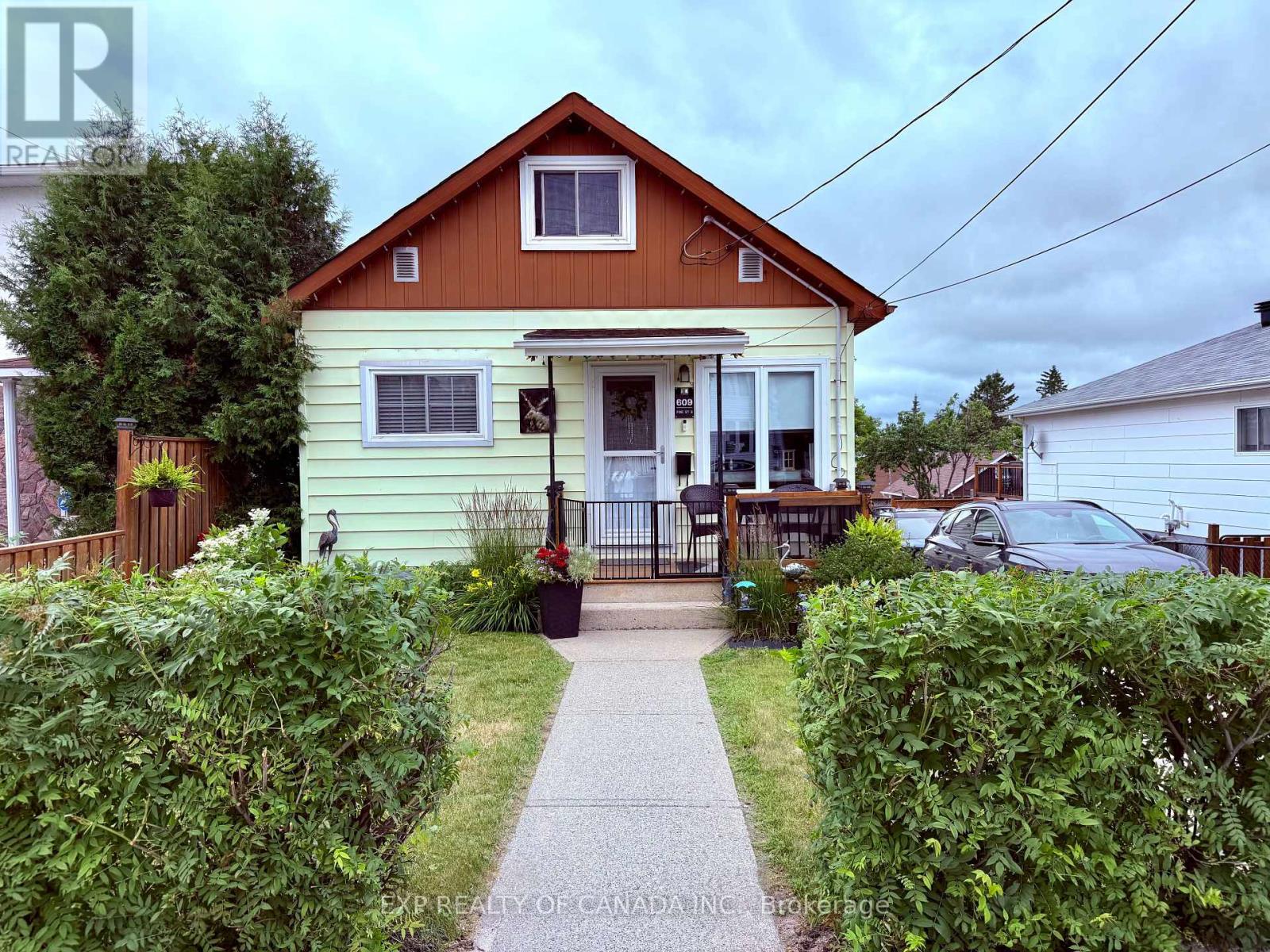 609 PINE STREET S - 1