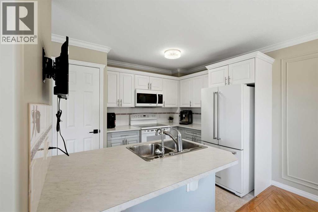 #18 15 Silver Springs Way NW - 13