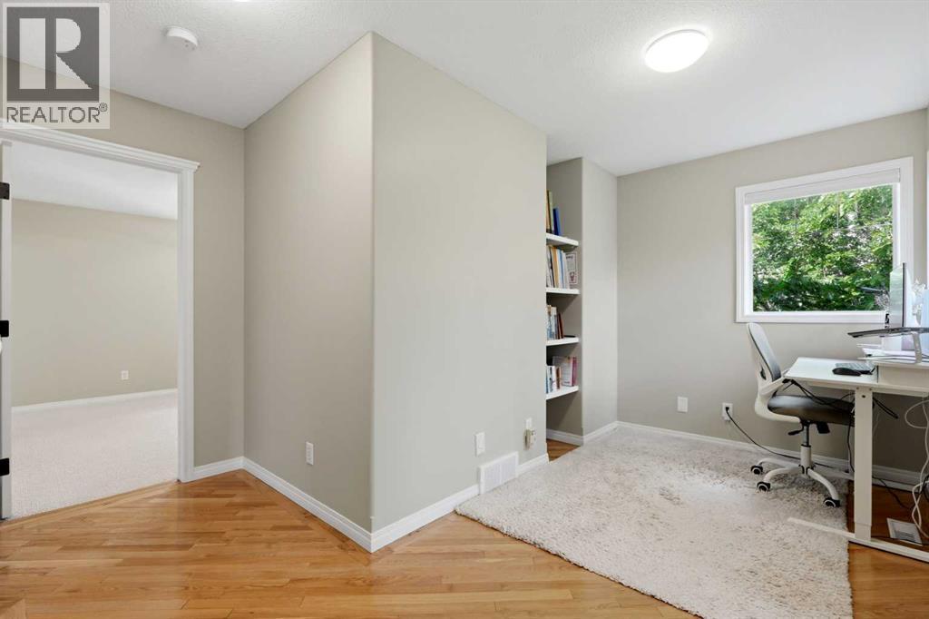 #18 15 Silver Springs Way NW - 19