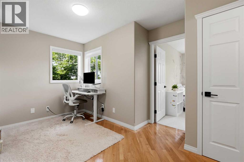 #18 15 Silver Springs Way NW - 20
