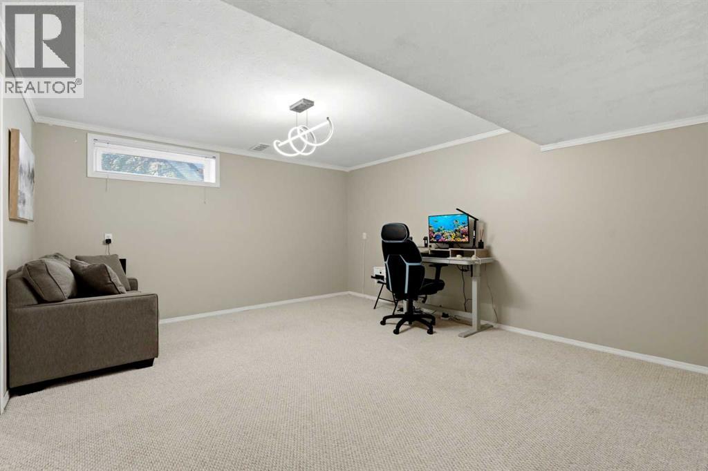 #18 15 Silver Springs Way NW - 29