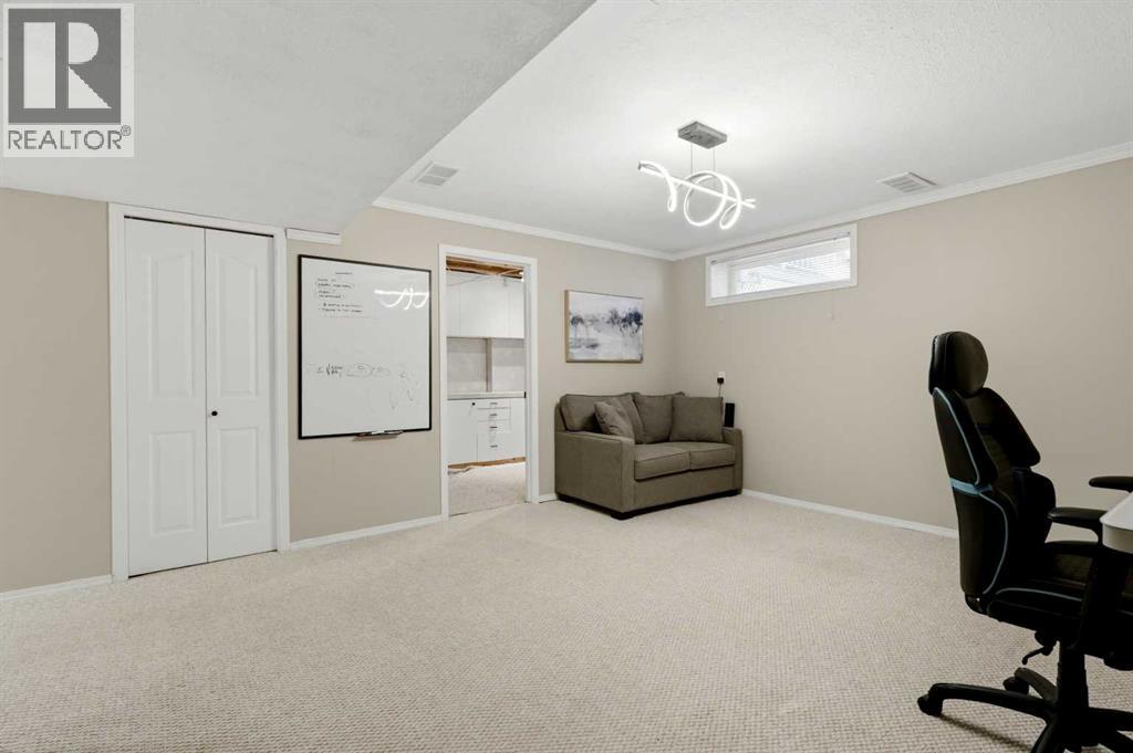 #18 15 Silver Springs Way NW - 30