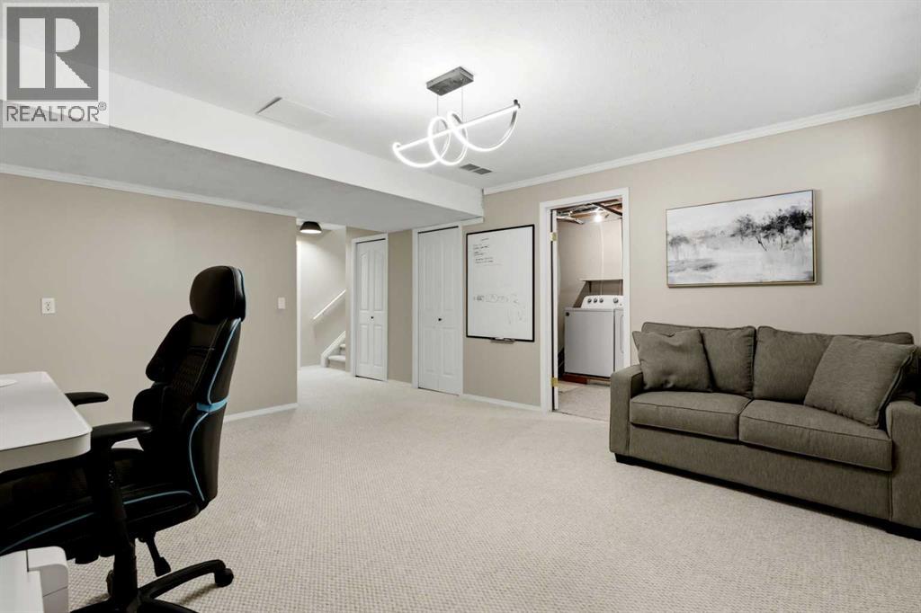 #18 15 Silver Springs Way NW - 31