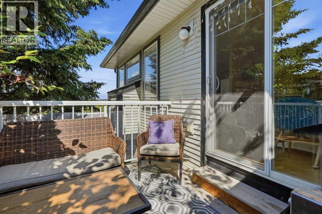 #18 15 Silver Springs Way NW - 40