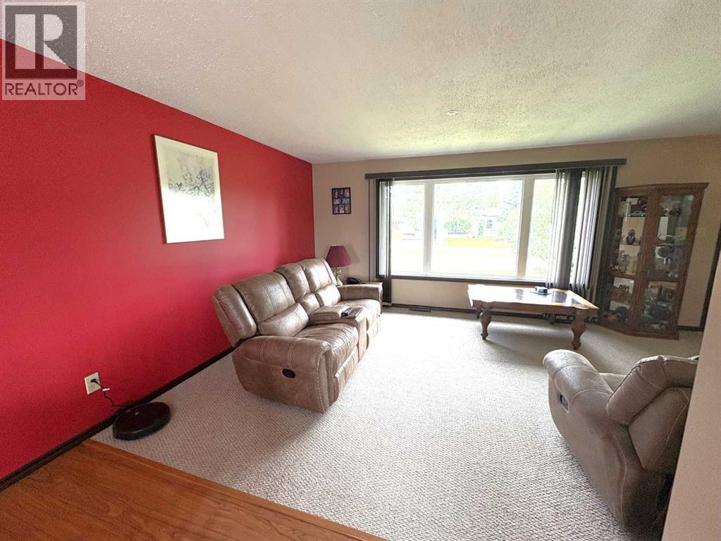 5402 47 Avenue W - 14
