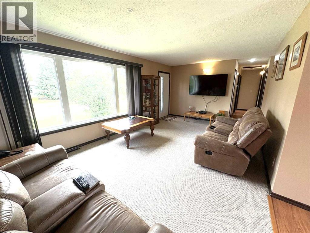 5402 47 Avenue W - 15