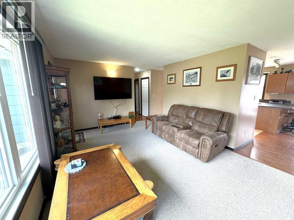 5402 47 Avenue W - 16