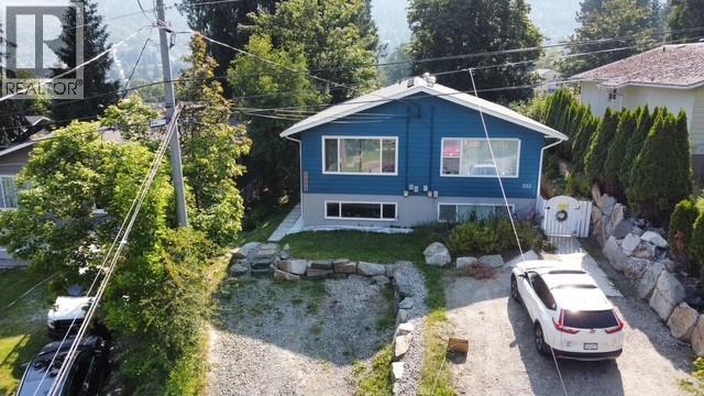 1511 MCQUARRIE Avenue - 1