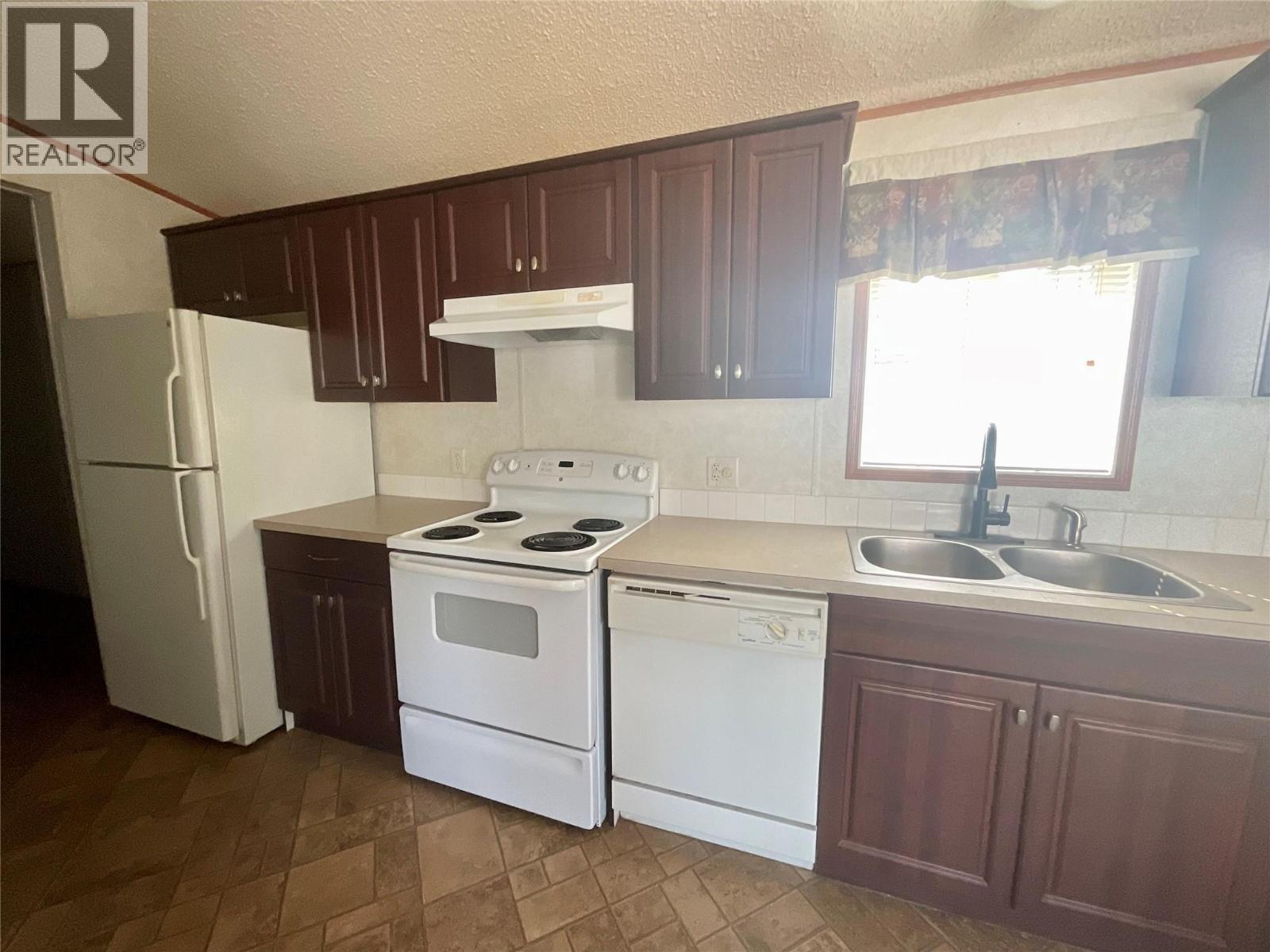 257 Steeprock Close - 3