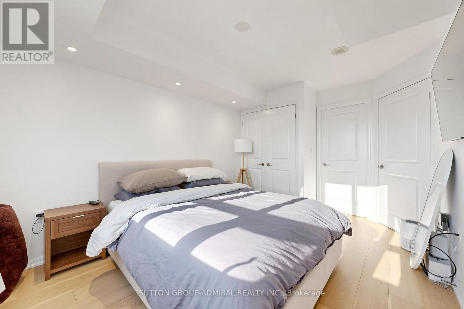 #1910 125 WESTERN BATTERY ROAD - Image 15