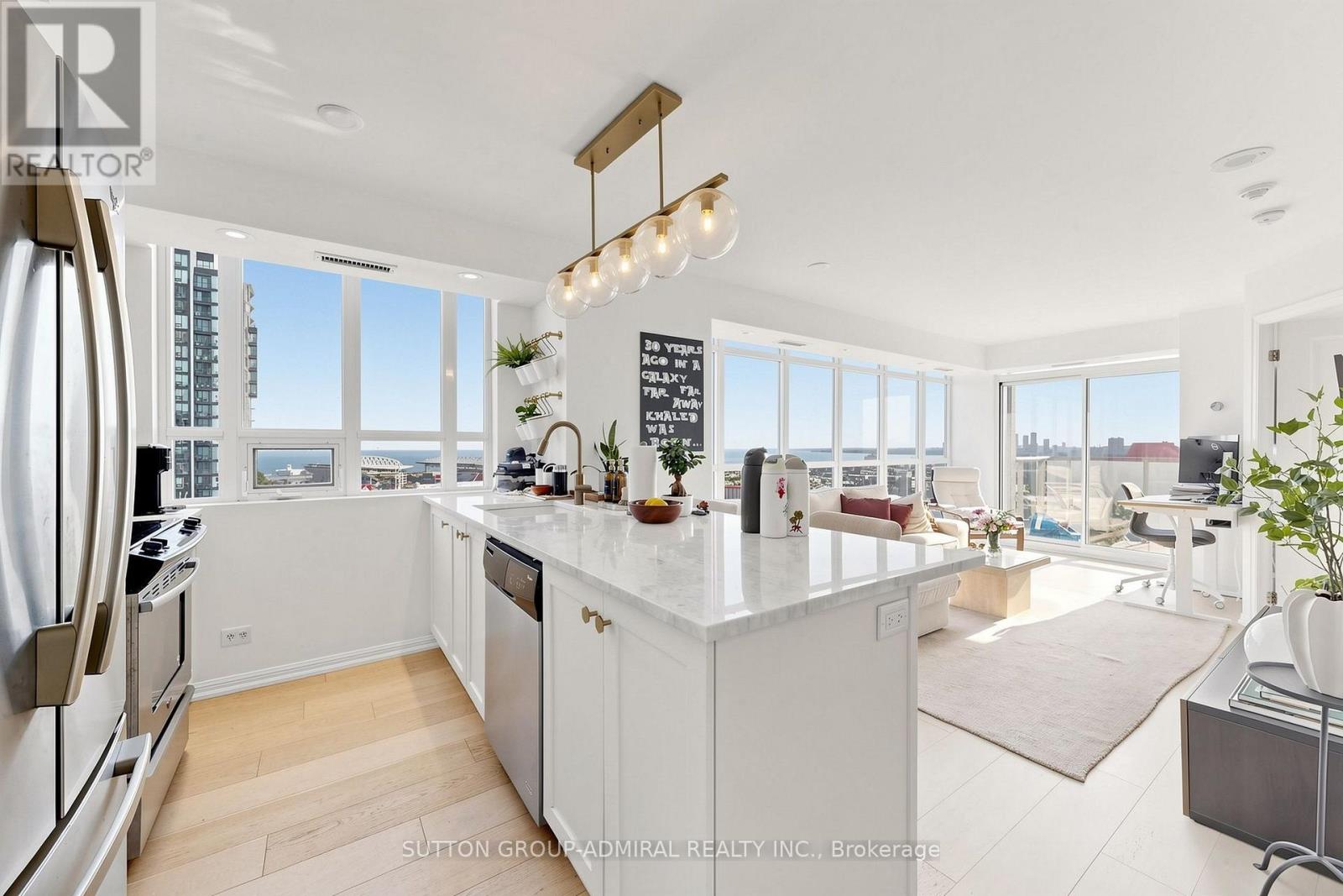 #1910 125 WESTERN BATTERY ROAD - Image 8