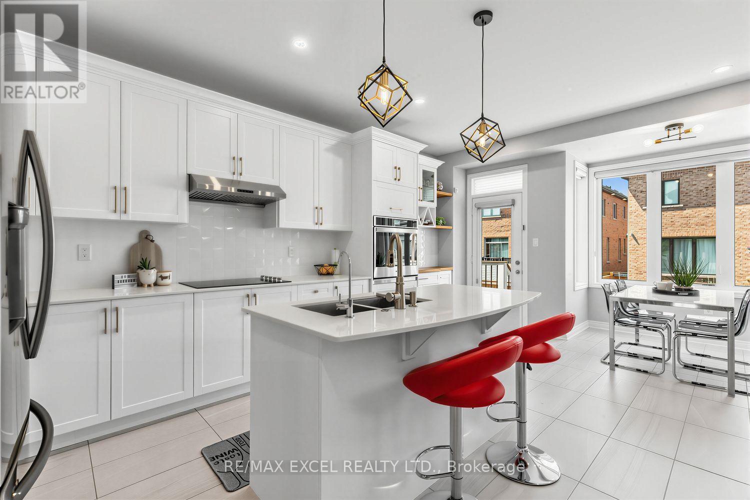 10 KEN BETZ COURT - 12