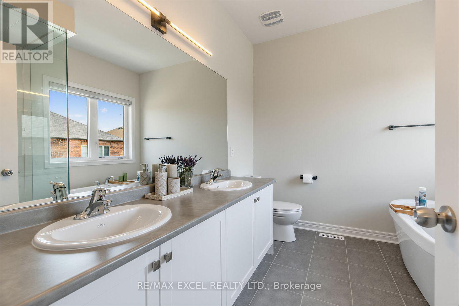 10 KEN BETZ COURT - 26