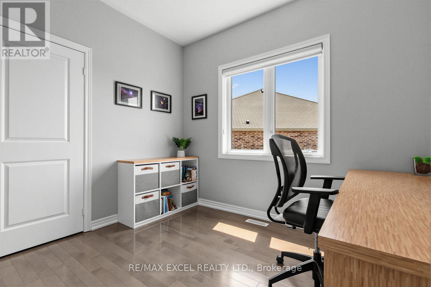 10 KEN BETZ COURT - 31