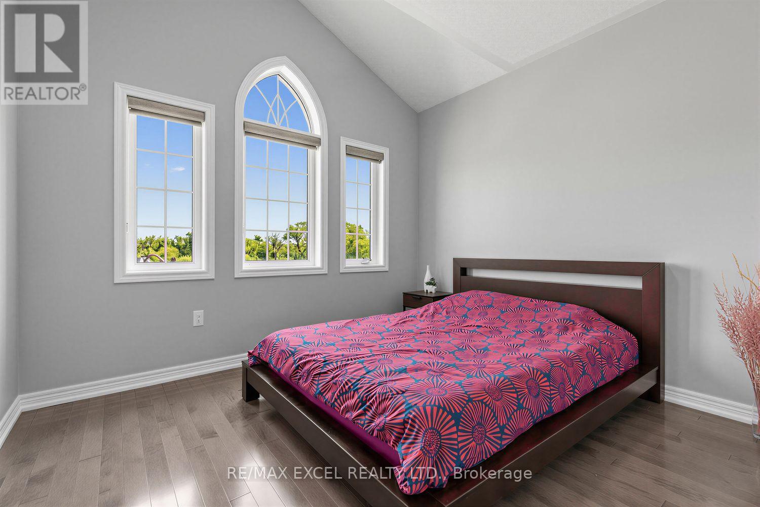 10 KEN BETZ COURT - 34