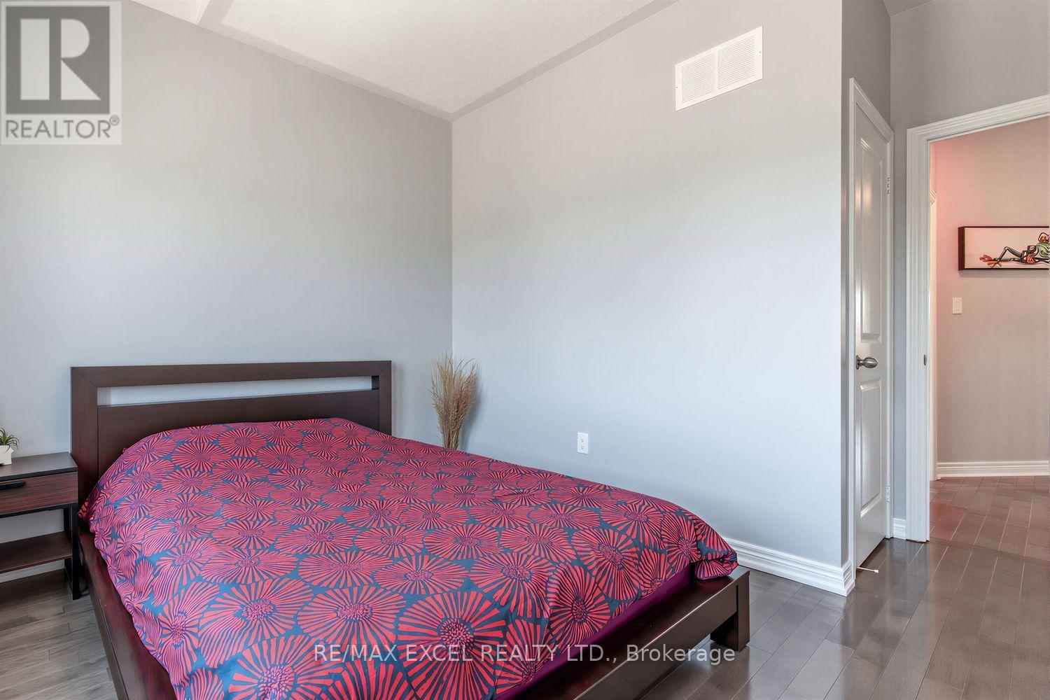 10 KEN BETZ COURT - 35