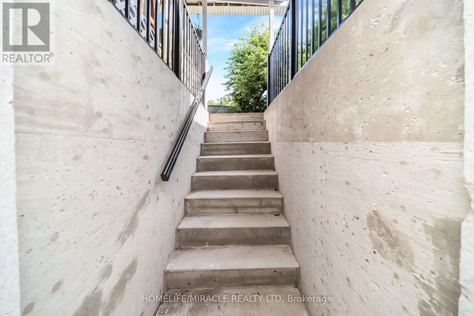 5591 WHISTLER CRESCENT - Image 40