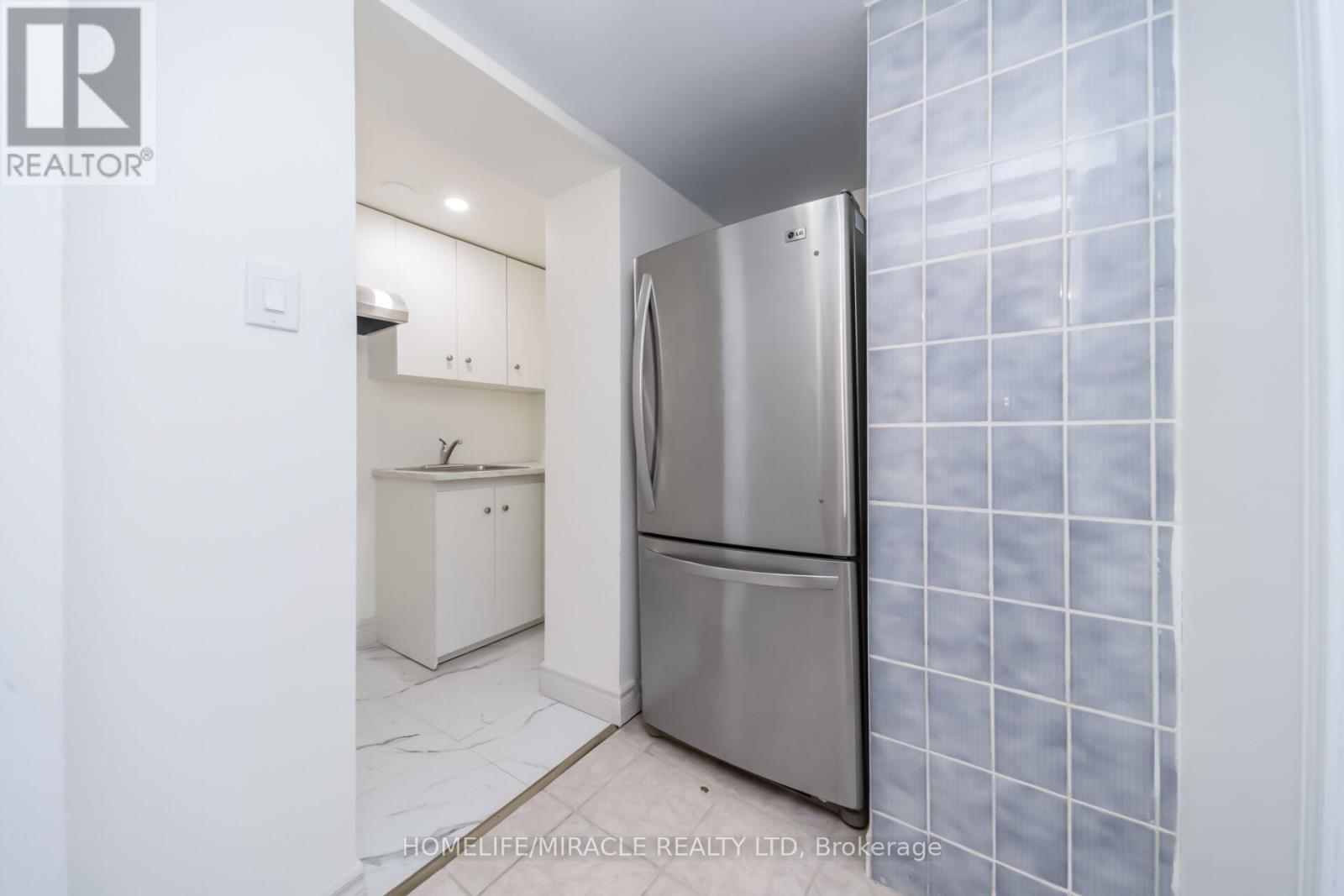 5591 WHISTLER CRESCENT - 31