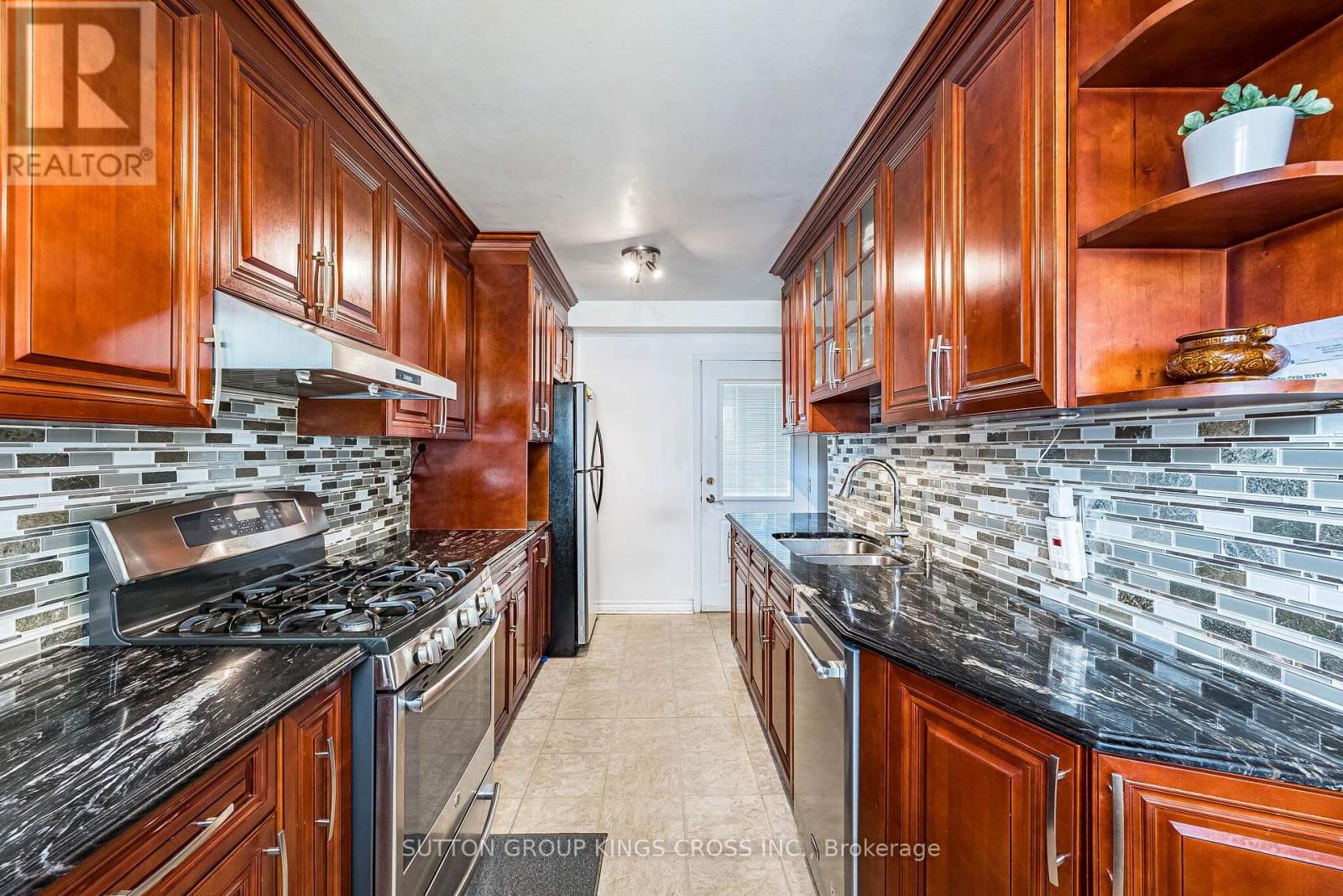 2 HEMLARK COURT - 17