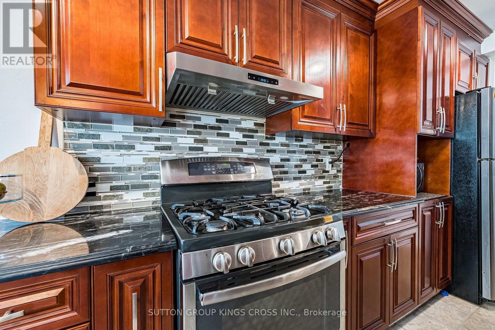 2 HEMLARK COURT - 18