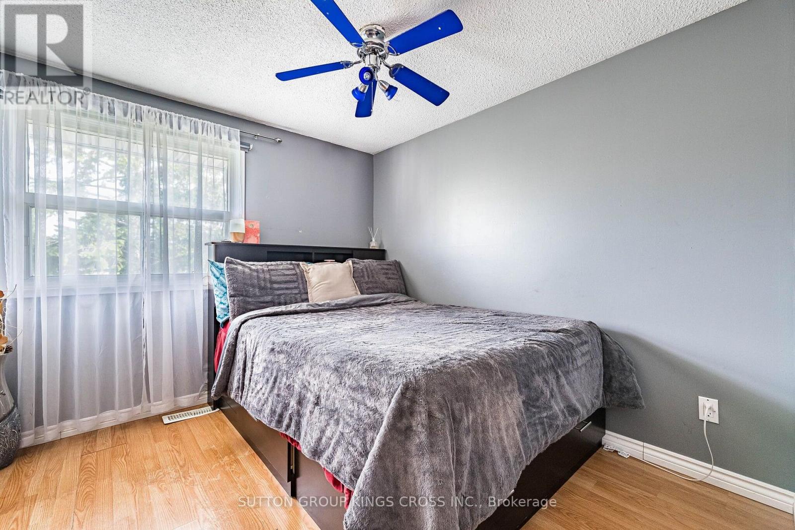2 HEMLARK COURT - 30
