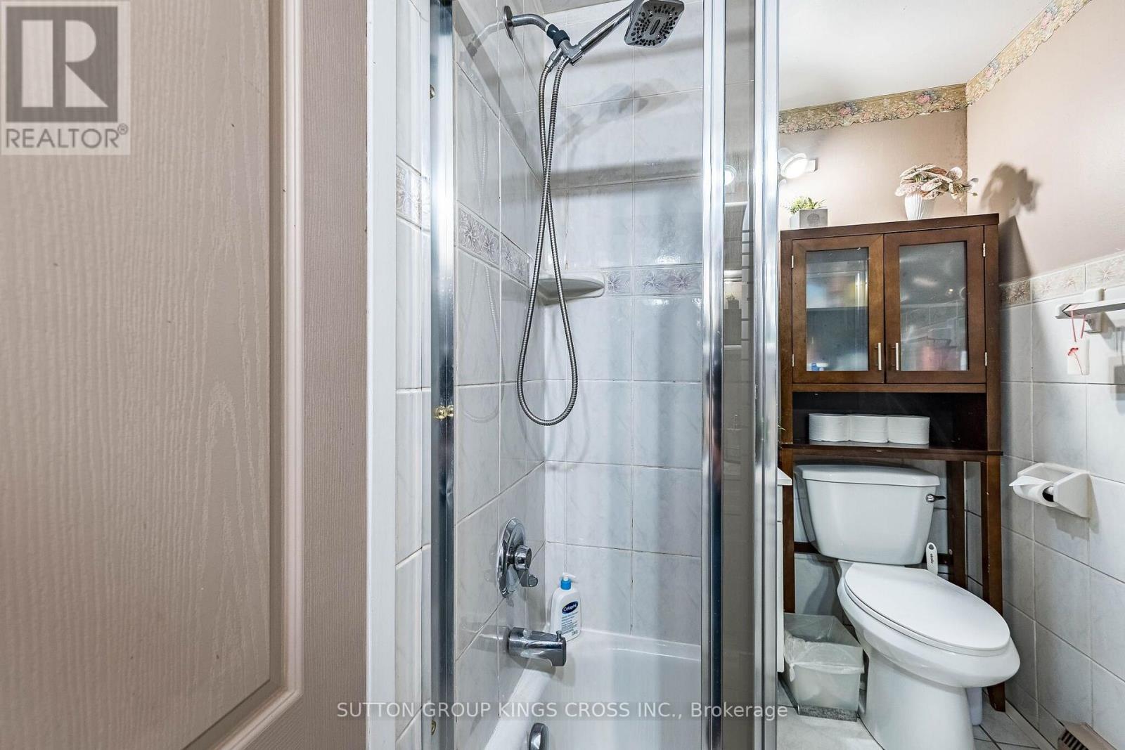 2 HEMLARK COURT - 35