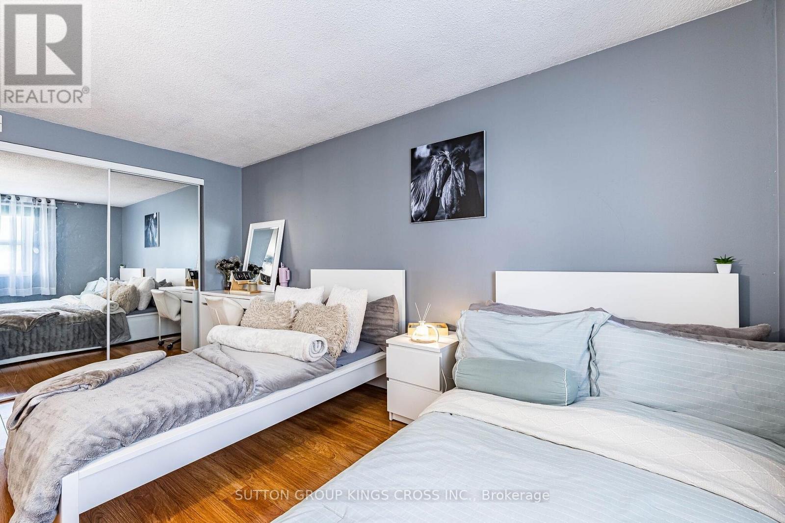 2 HEMLARK COURT - 38