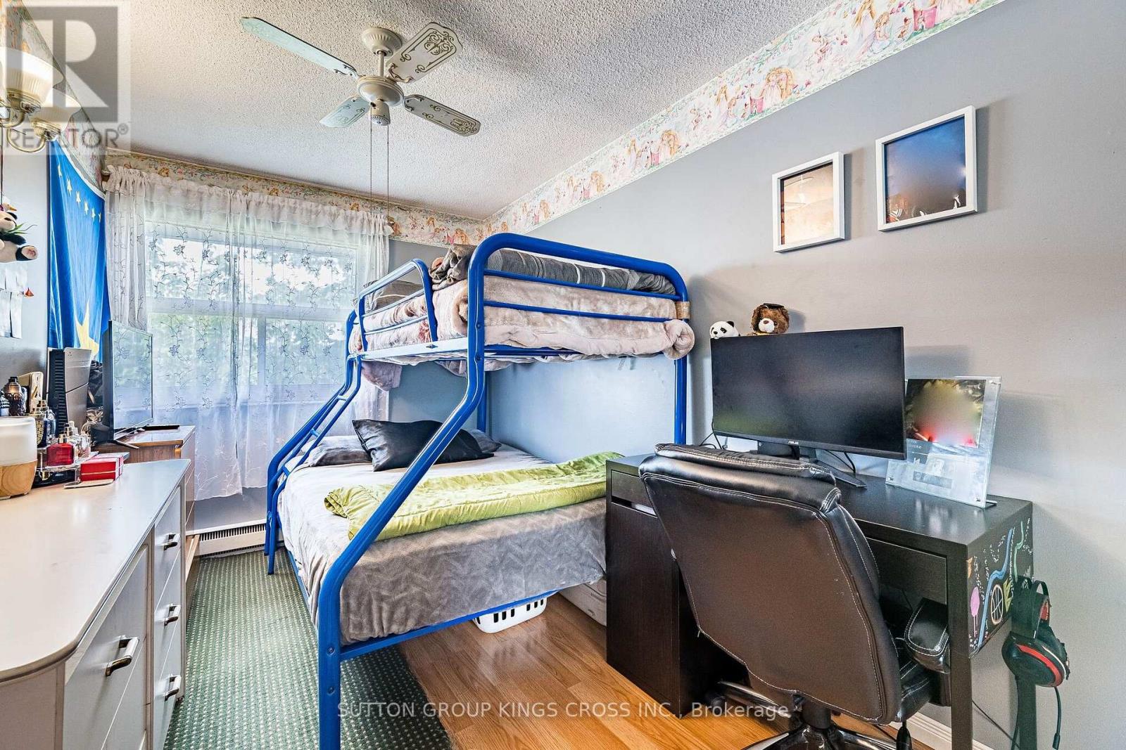 2 HEMLARK COURT - 40
