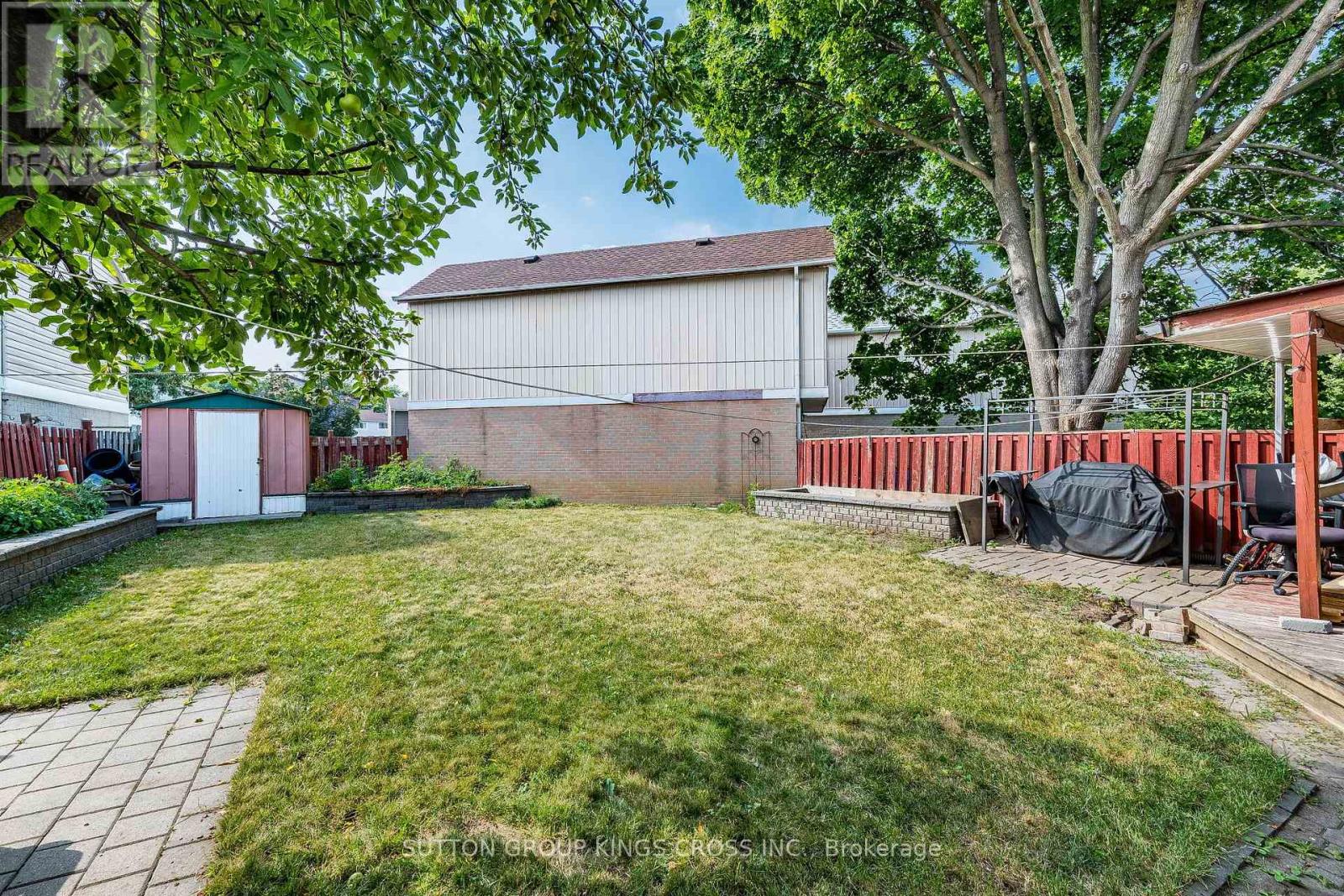 2 HEMLARK COURT - 46