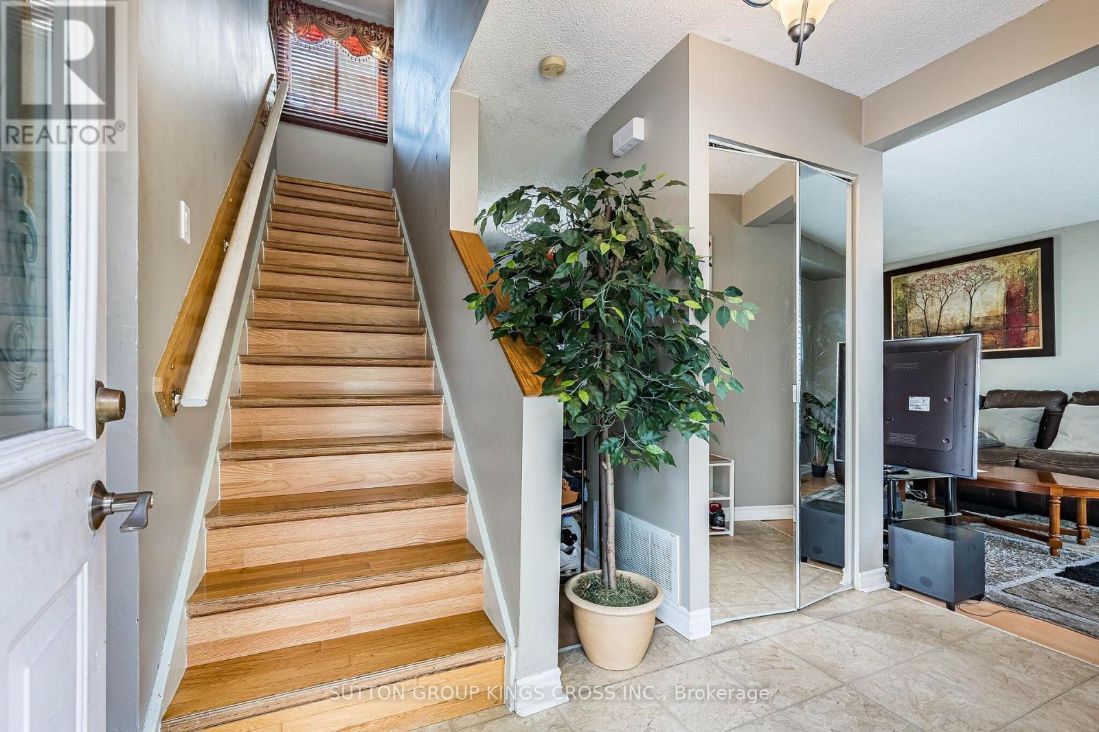 2 HEMLARK COURT - 6