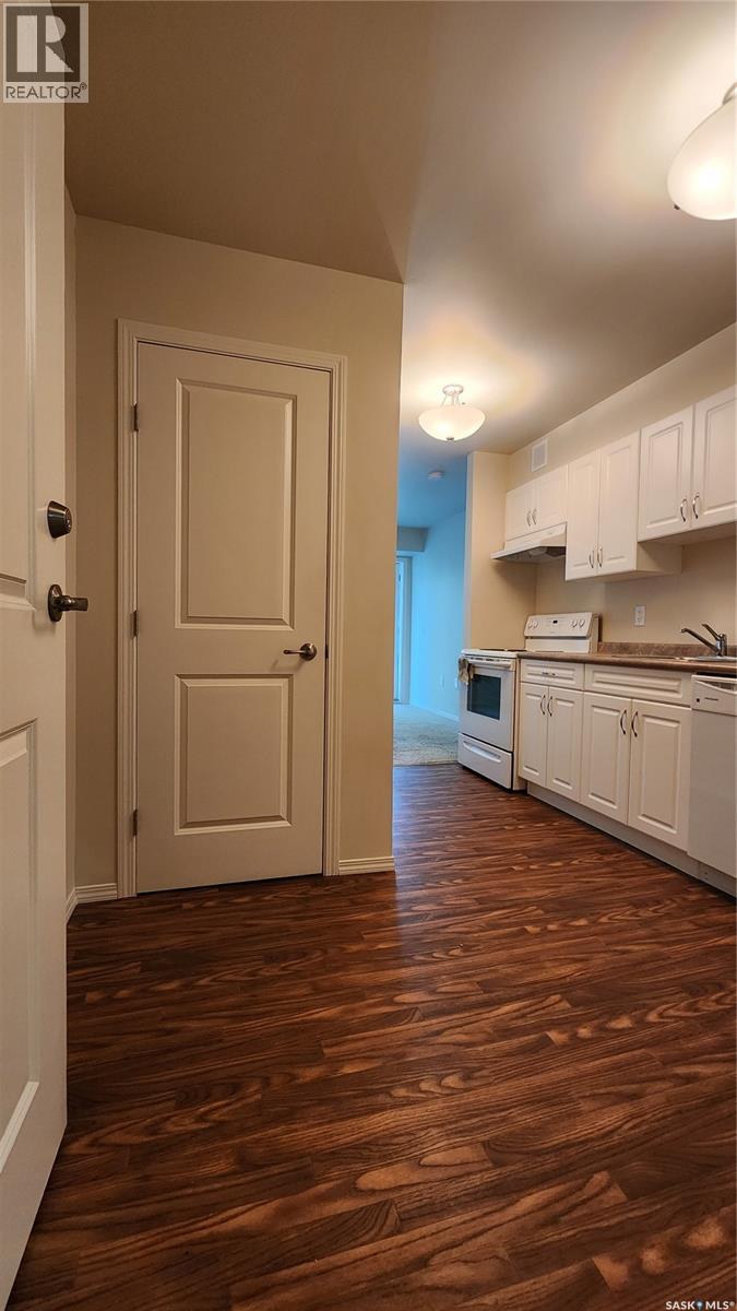 #209 680 7th AVENUE E - 2