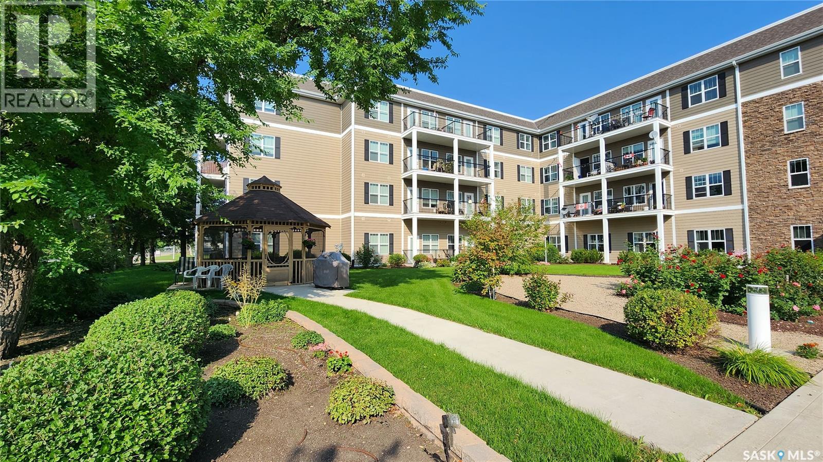 #209 680 7th AVENUE E - 23