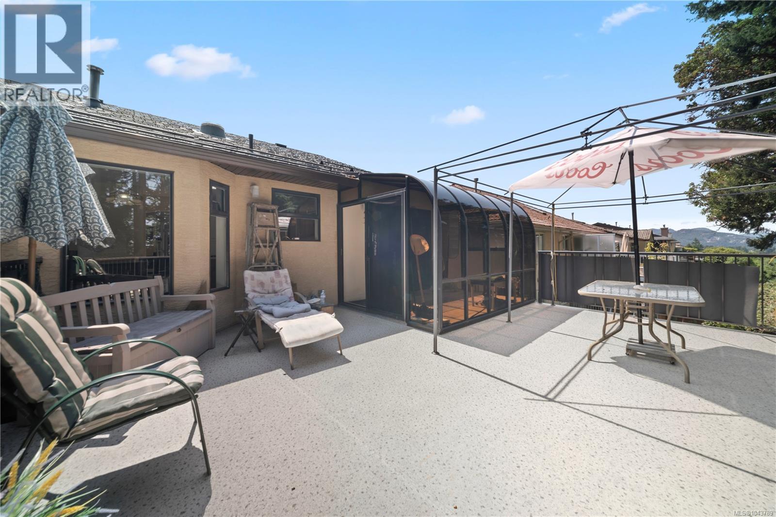 5334 Georgiaview Cres - 6