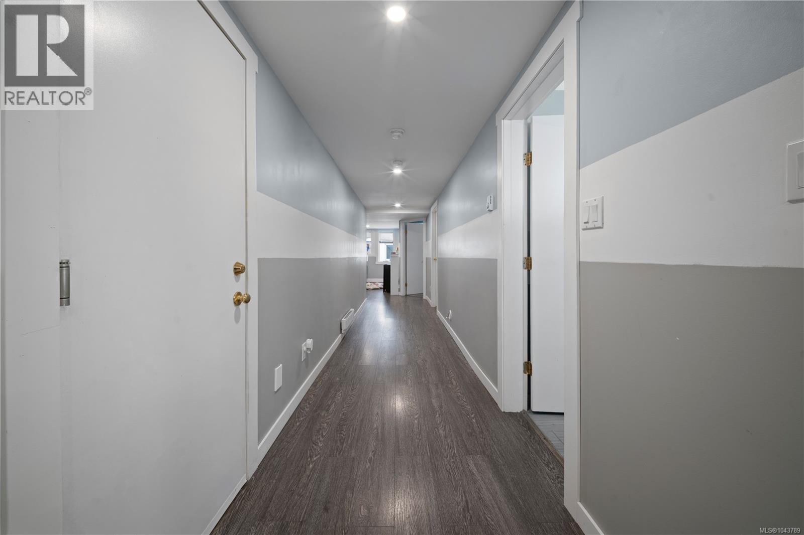 5334 Georgiaview Cres - 21