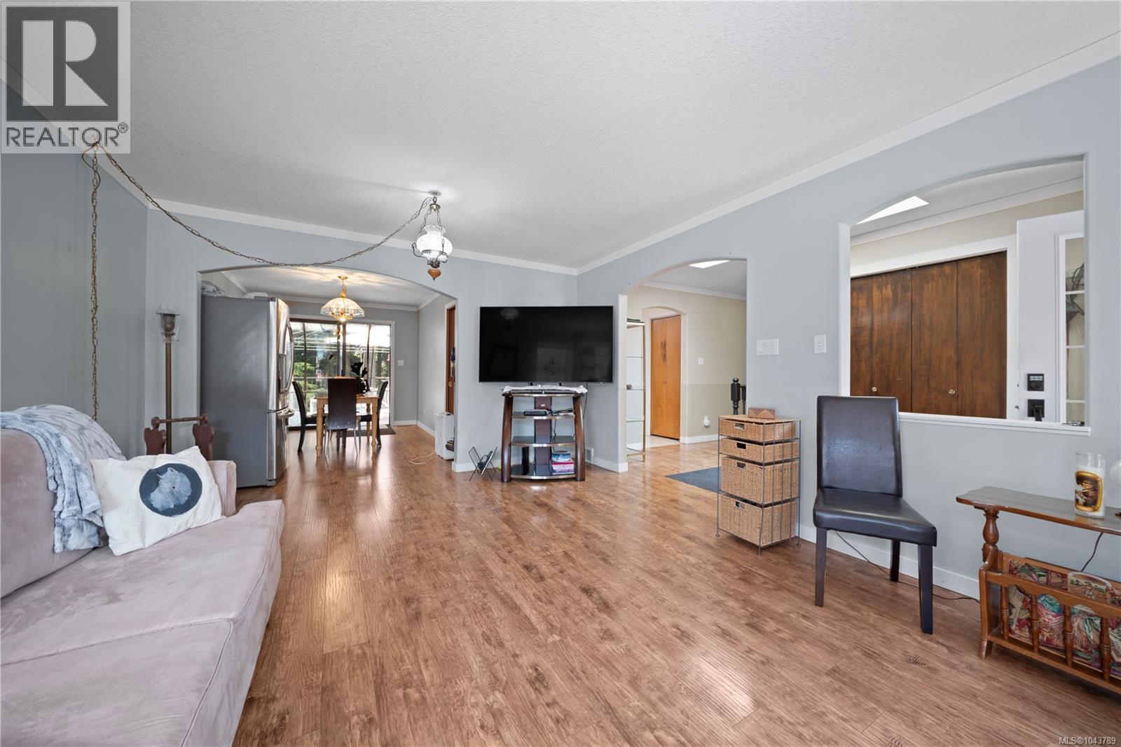 5334 Georgiaview Cres - 8