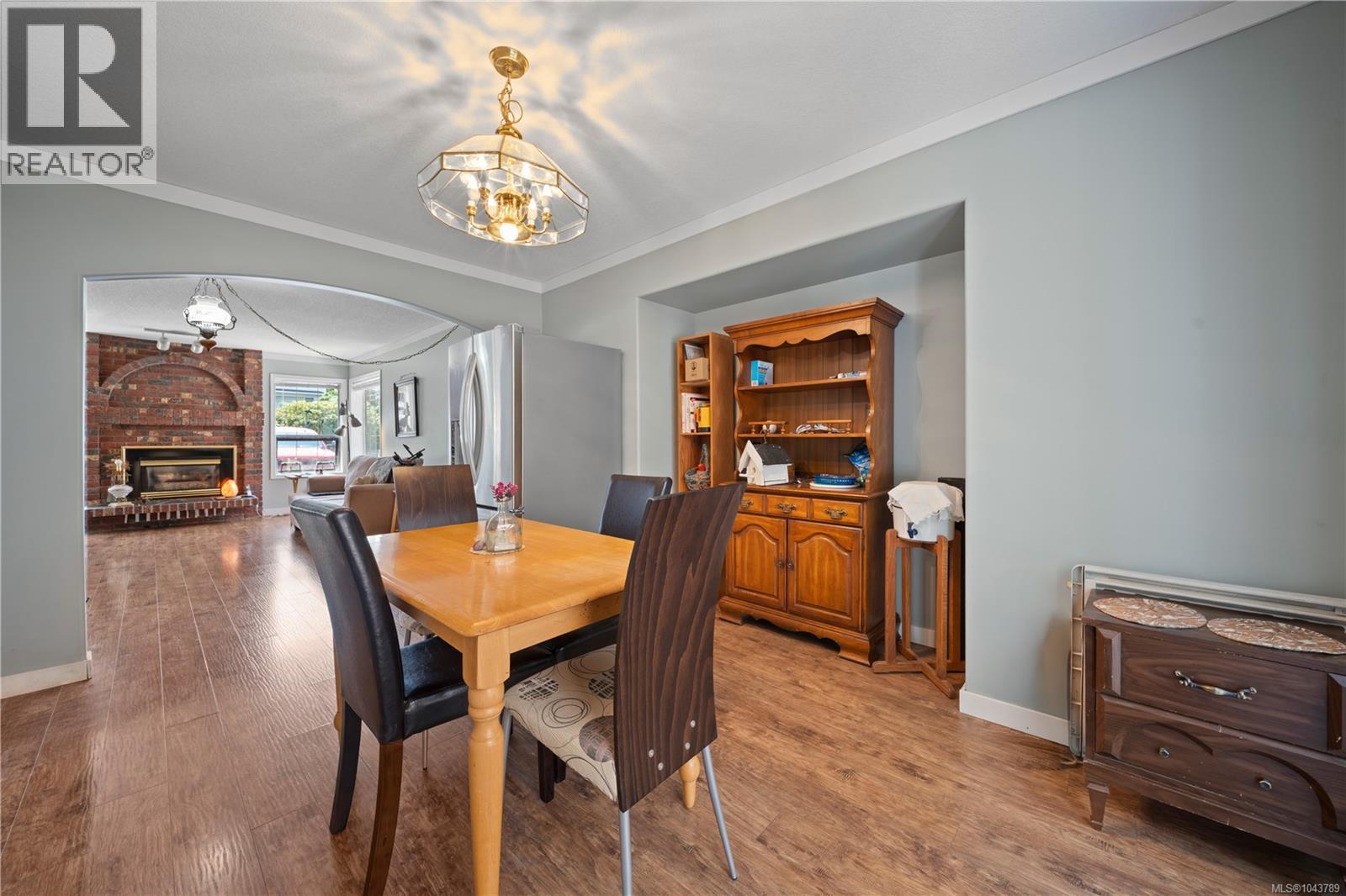 5334 Georgiaview Cres - 10