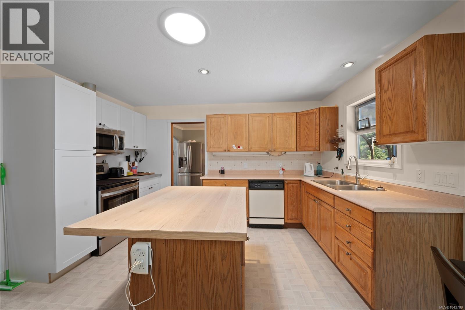 5334 Georgiaview Cres - 15
