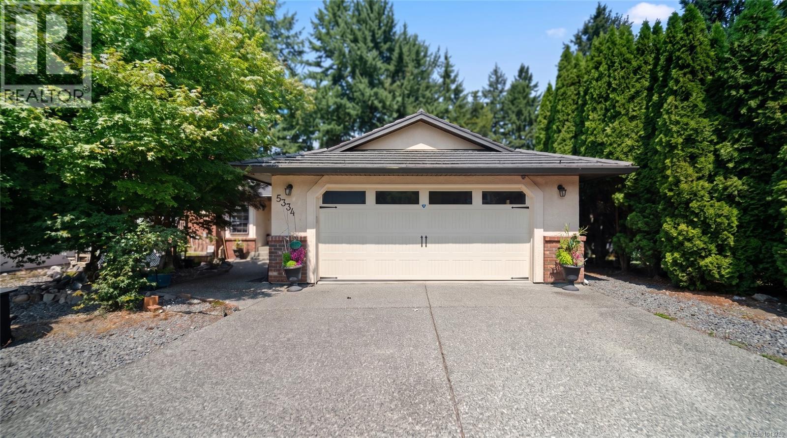 5334 Georgiaview Cres - 3