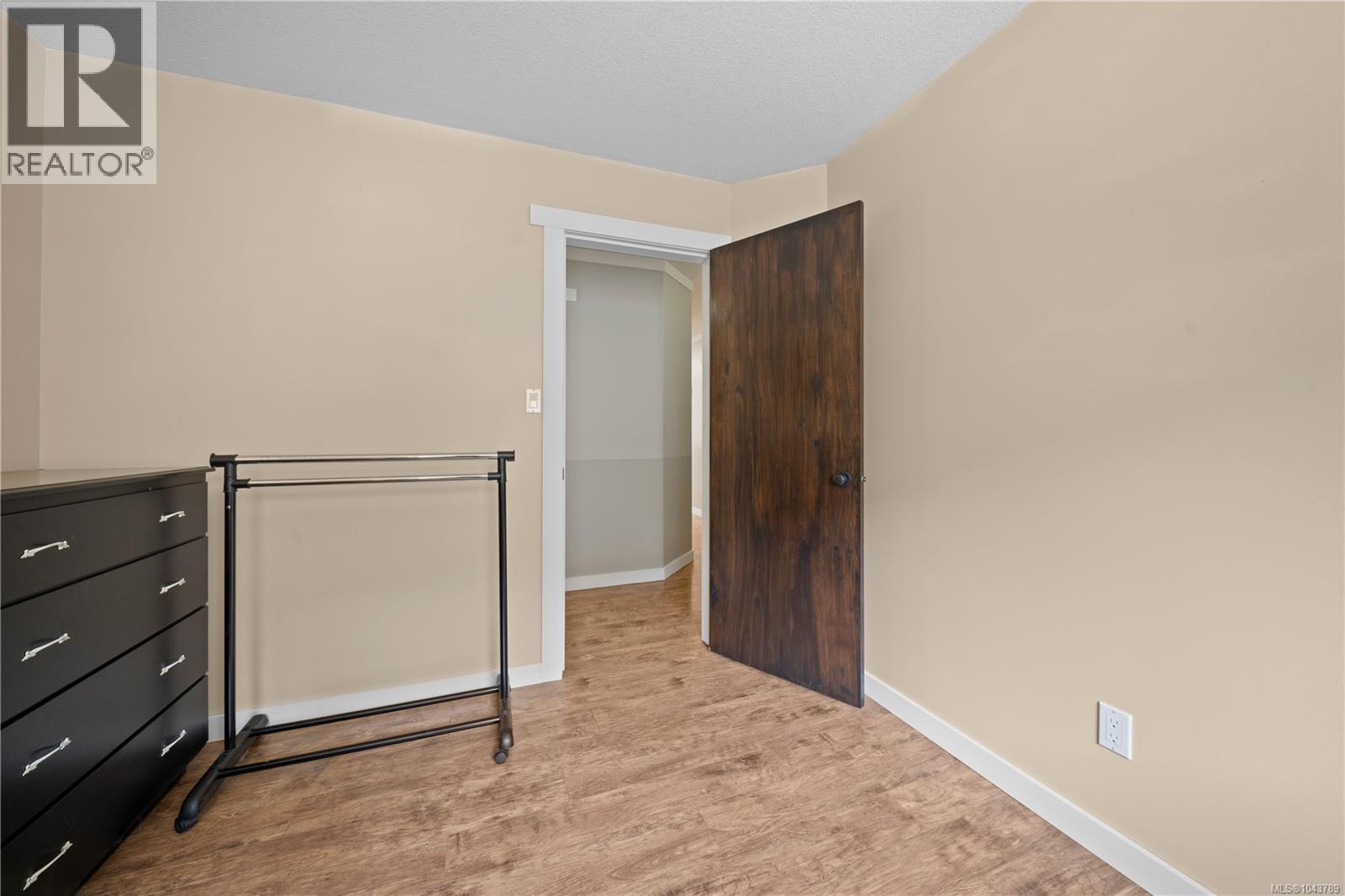 5334 Georgiaview Cres - 42