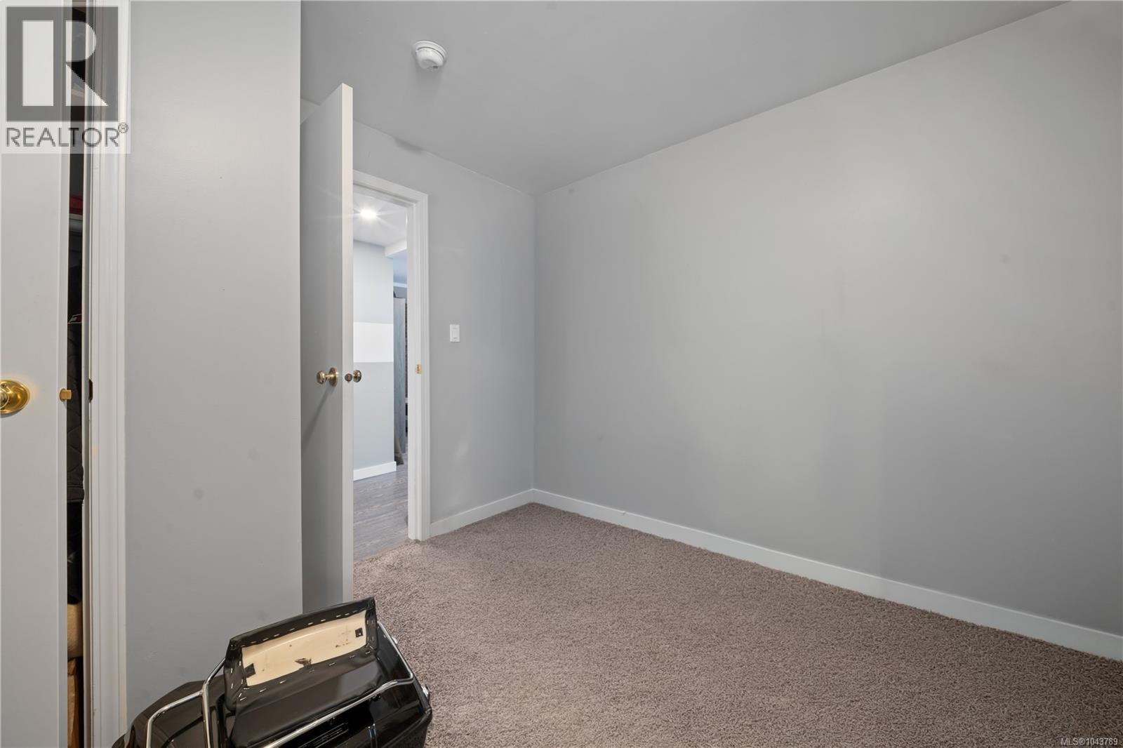 5334 Georgiaview Cres - 27