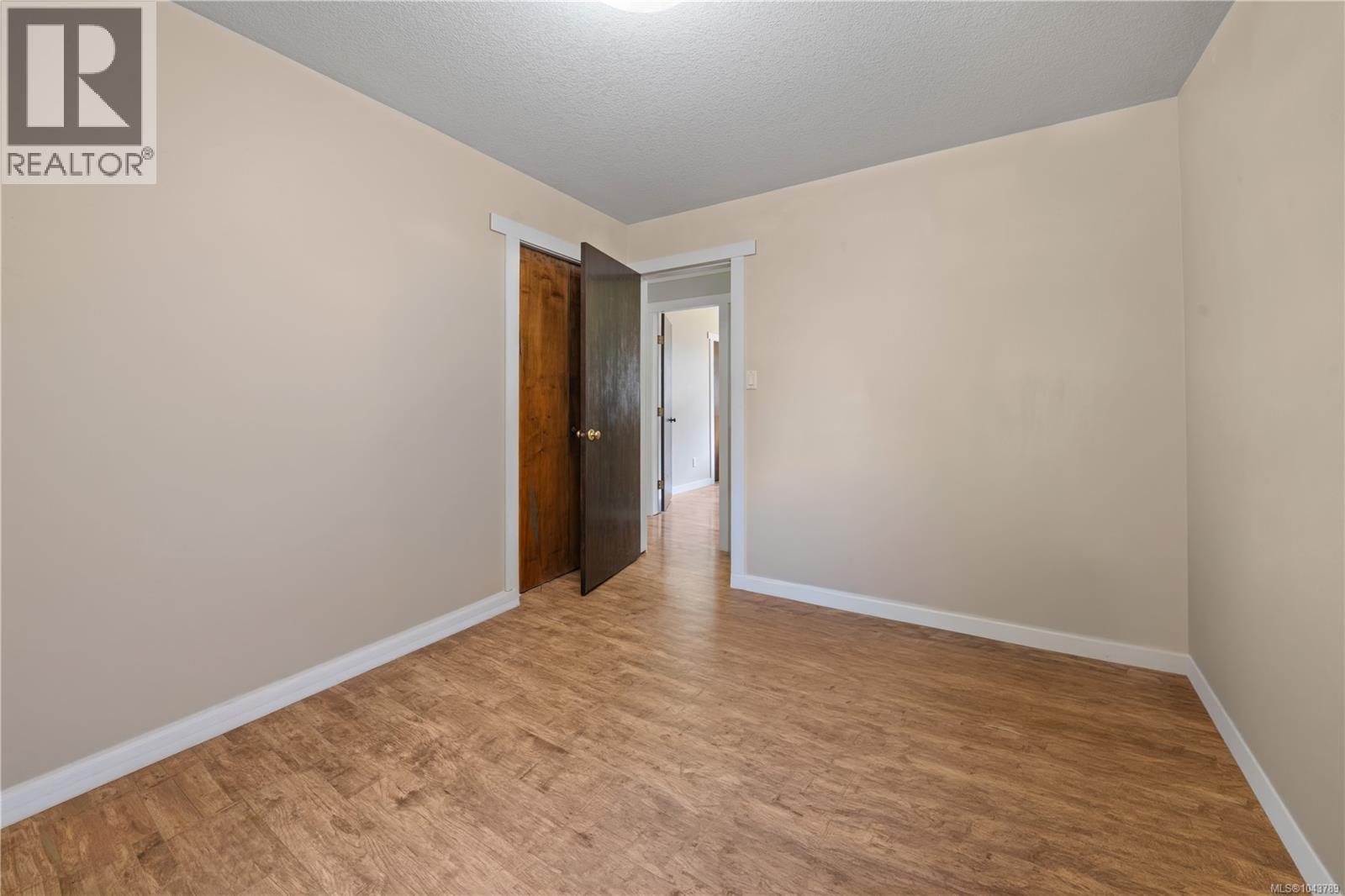 5334 Georgiaview Cres - 43