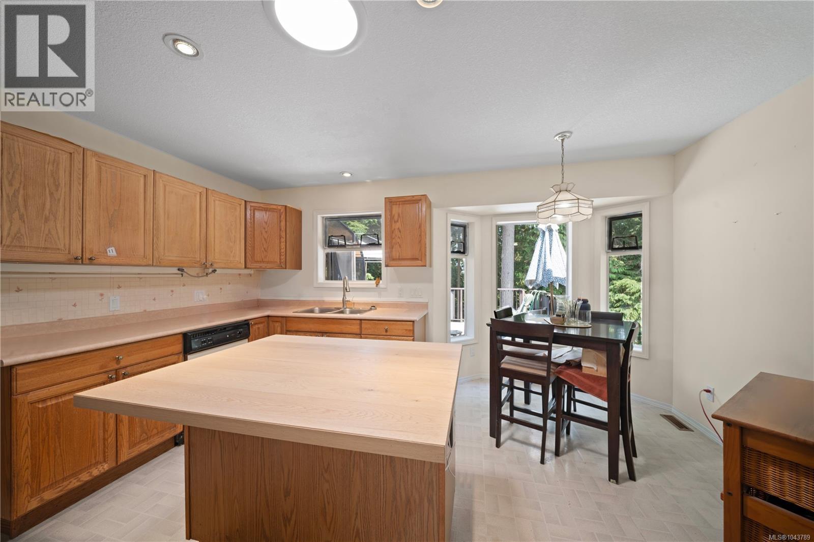 5334 Georgiaview Cres - 59