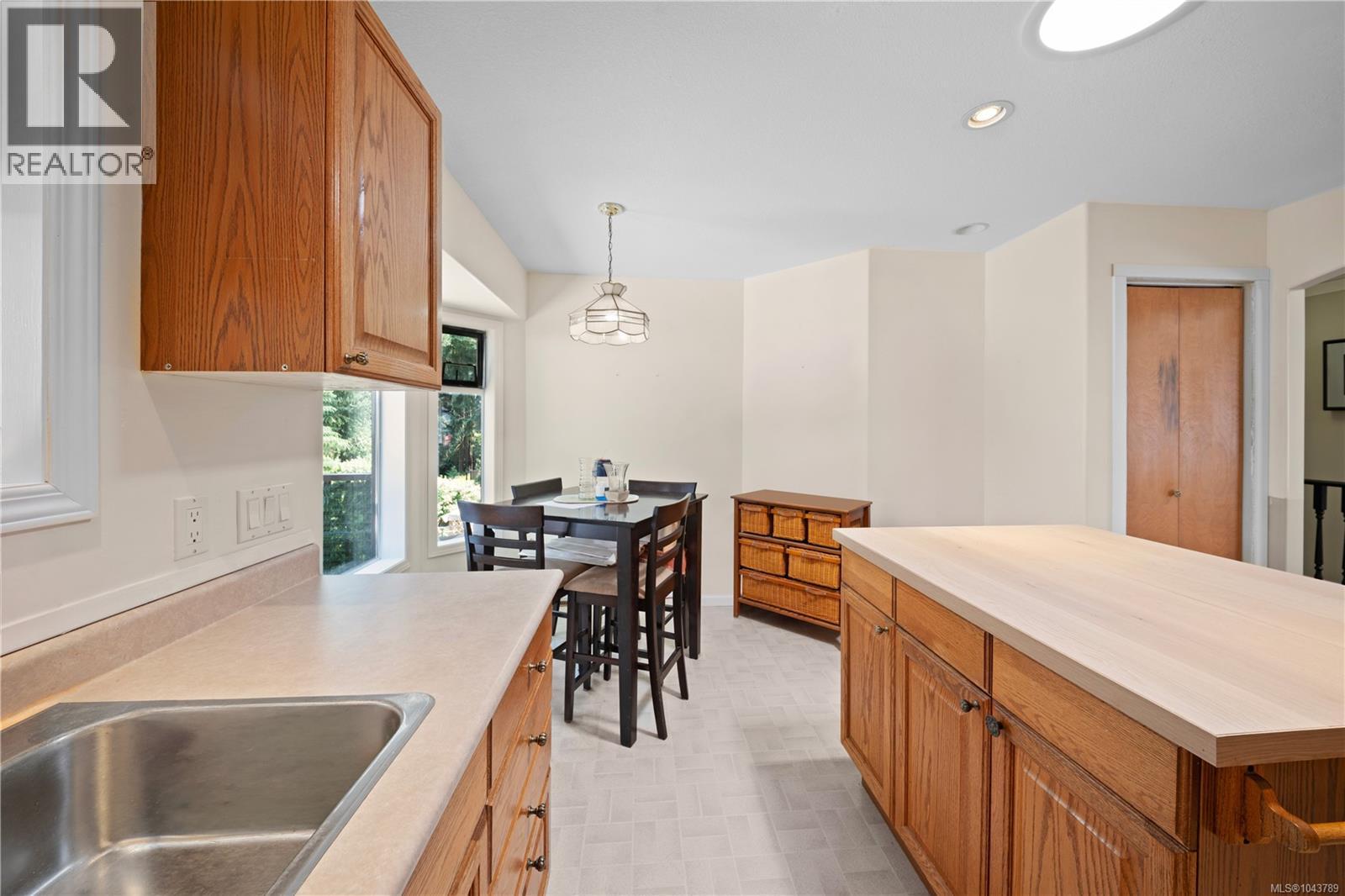 5334 Georgiaview Cres - 58