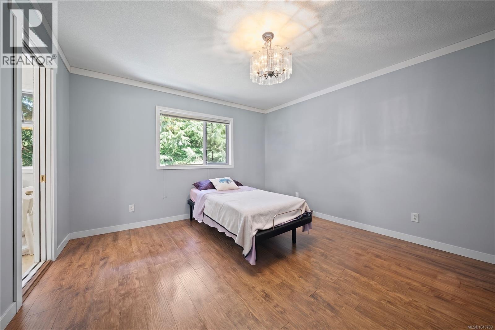 5334 Georgiaview Cres - 25