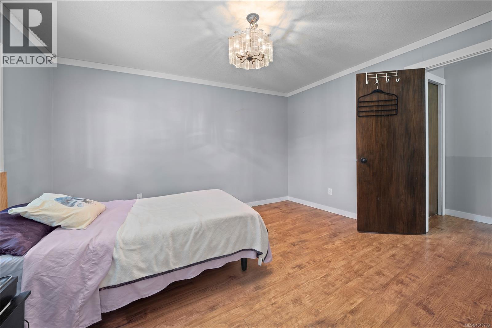 5334 Georgiaview Cres - 39