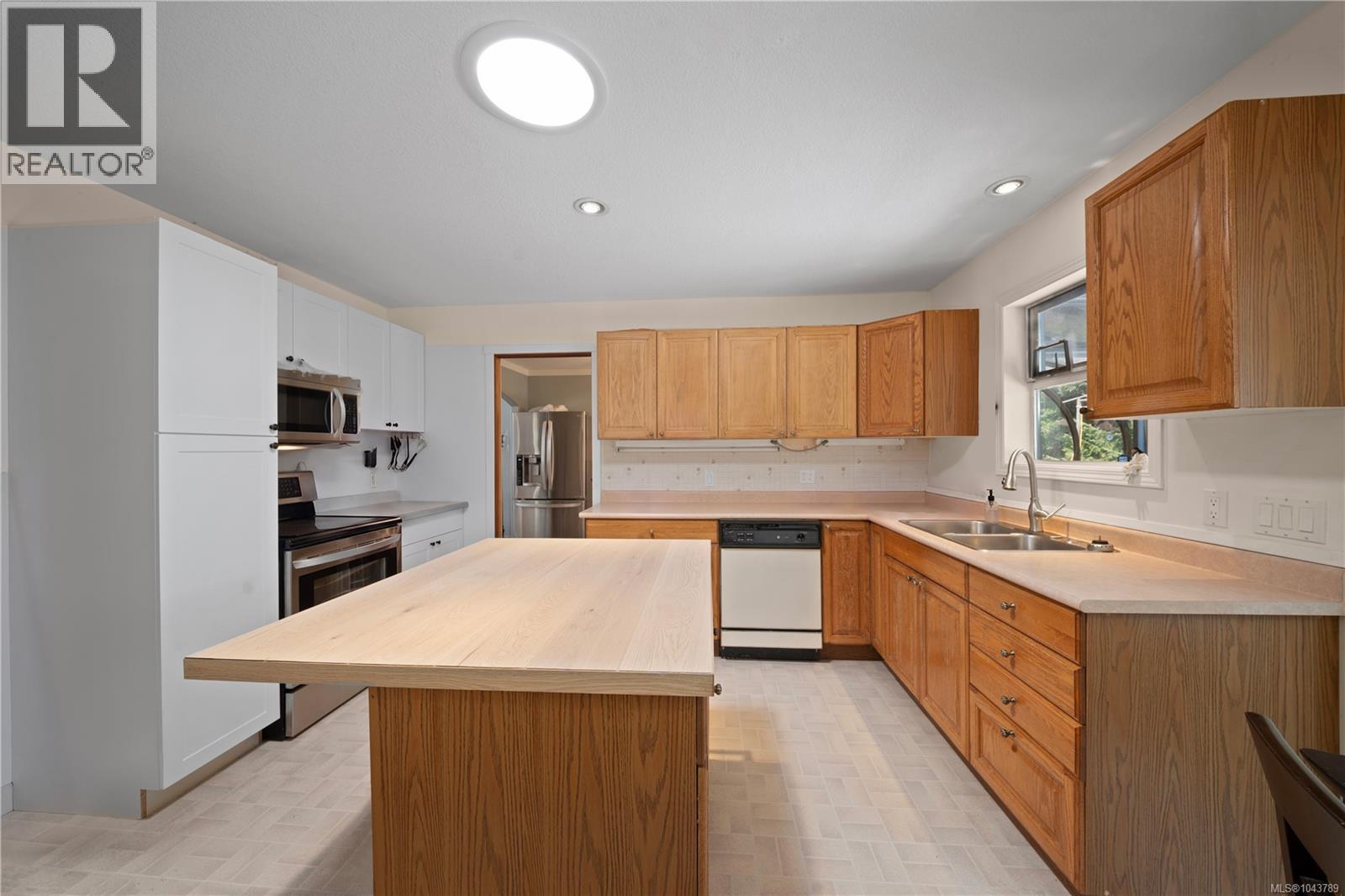 5334 Georgiaview Cres - 61