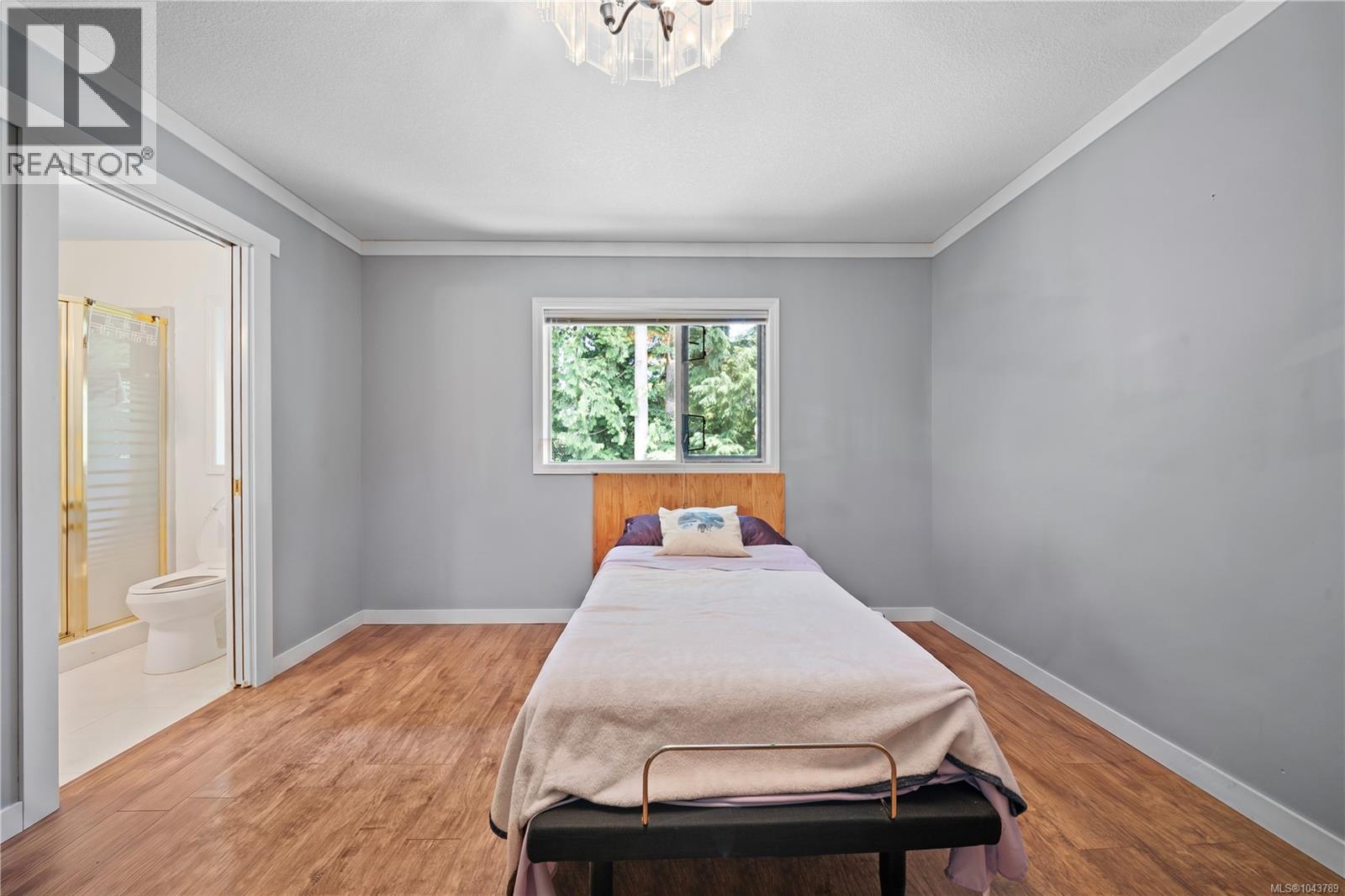 5334 Georgiaview Cres - 37