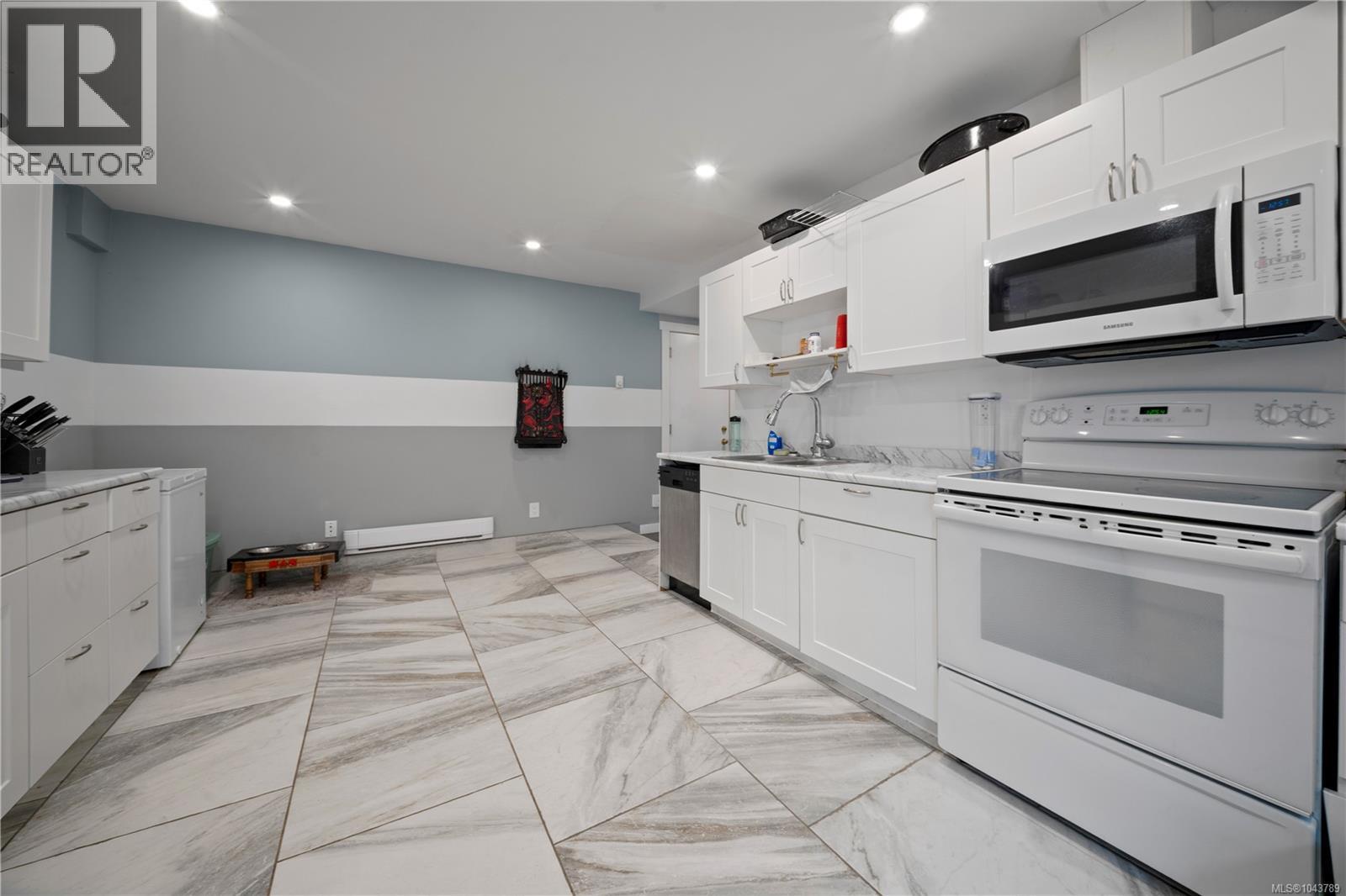 5334 Georgiaview Cres - 50